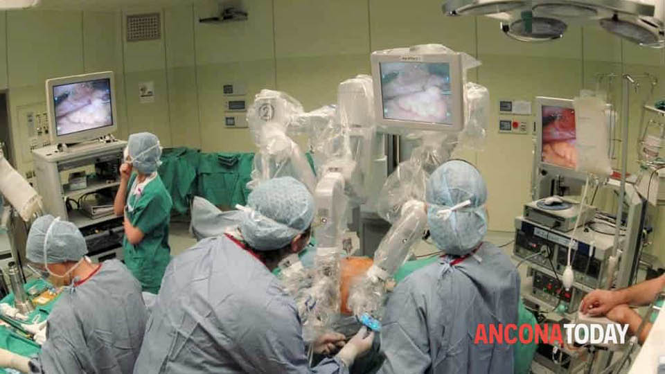 AnconaToday - Chirurgia robotica, l’ultima frontiera dell’urologia: interventi e riabilitazione hi tech