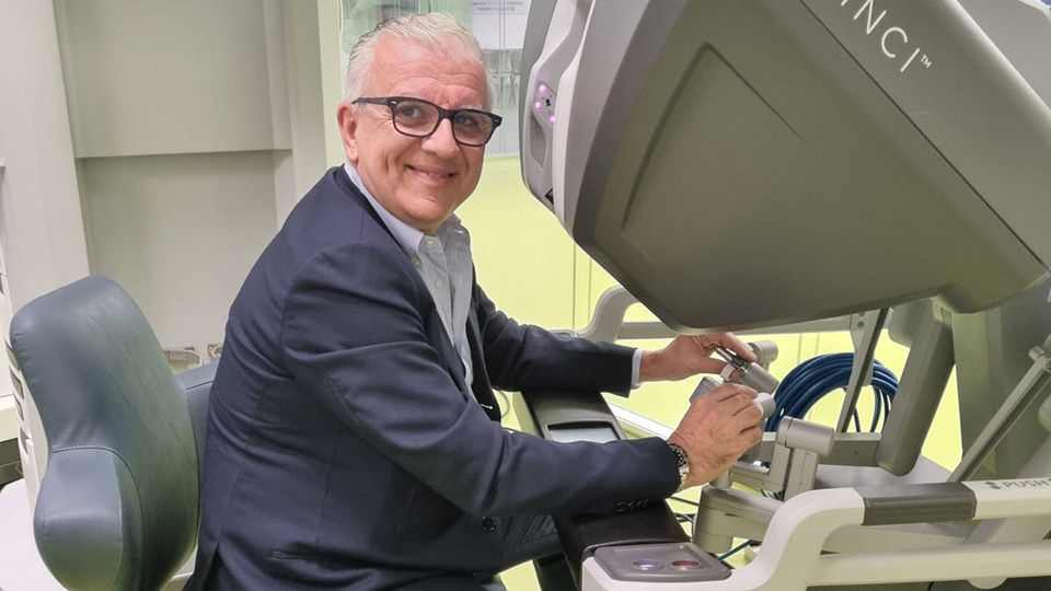 Robot chirurgico Davinci in arrivo, l’équipe di Pelagalli si forma a Milano. «Il tassello che mancava al nostro polo»